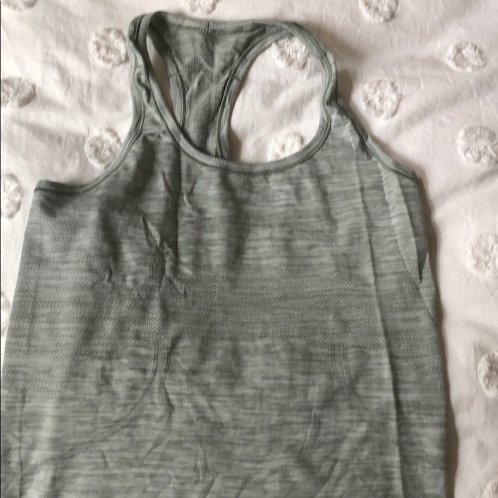 Lululemon workout tank